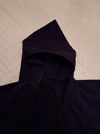 Capa corta lana negra con bordados
