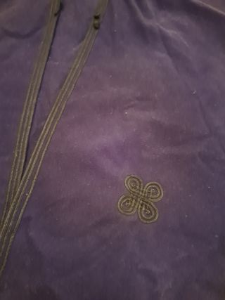 Capa corta lana negra con bordados