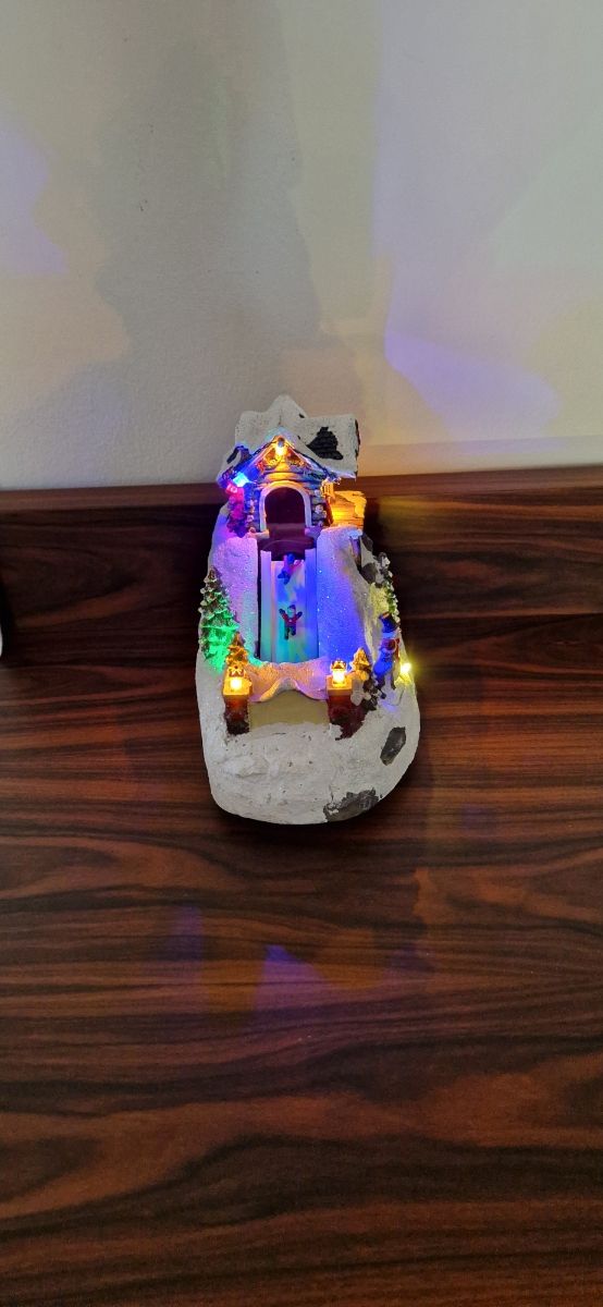 Scenario natalizio con luci