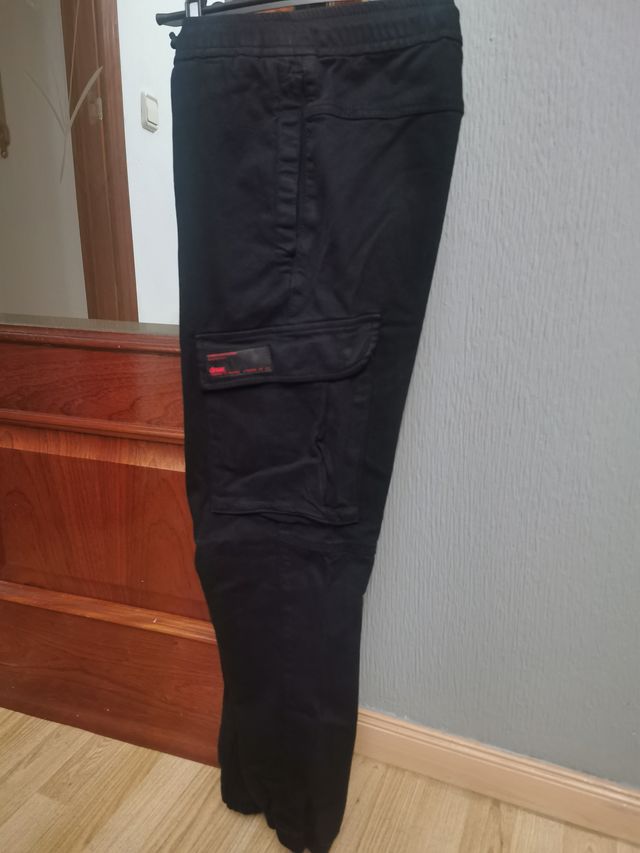 Pantalón cargo zara