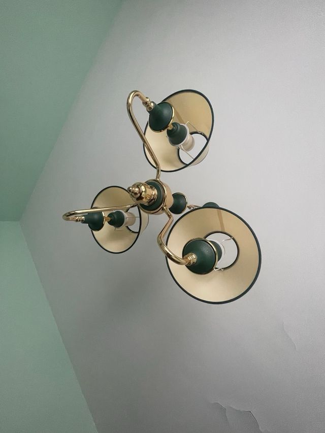 Juego de lámpara de techo y mesilla