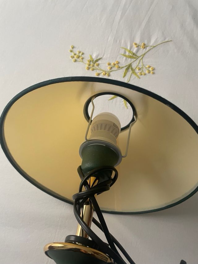 Juego de lámpara de techo y mesilla