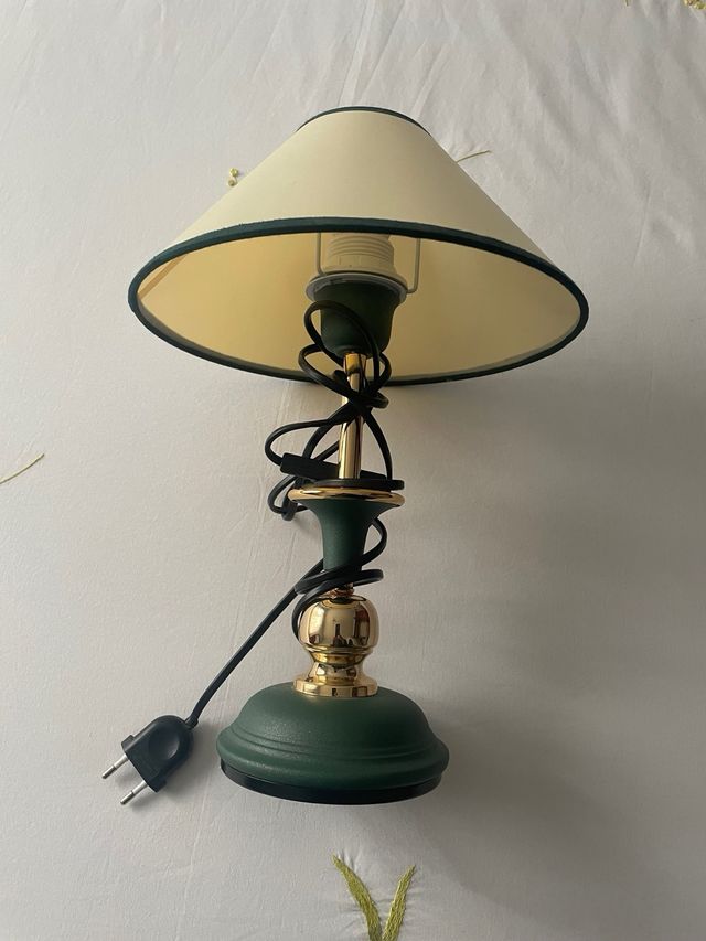 Juego de lámpara de techo y mesilla