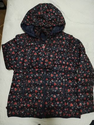 Cazadora acolchada estampada