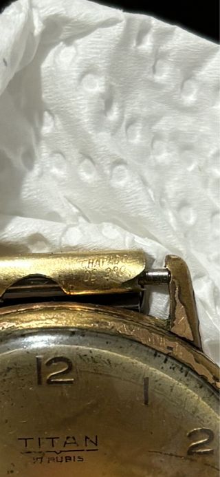 Reloj Titan 17 rubis chapado oro