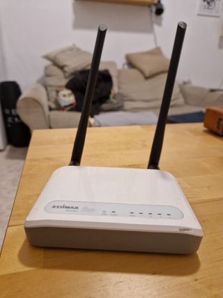 Router Edimax BR6428nC