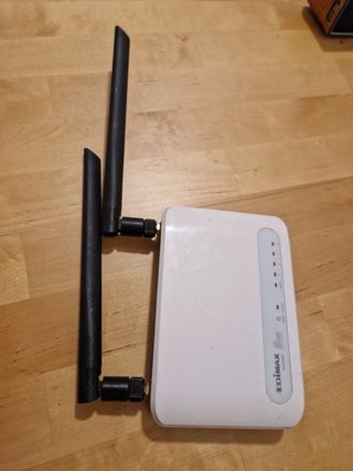 Router Edimax BR6428nC