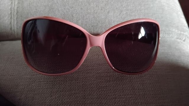 Gafas de sol rosas