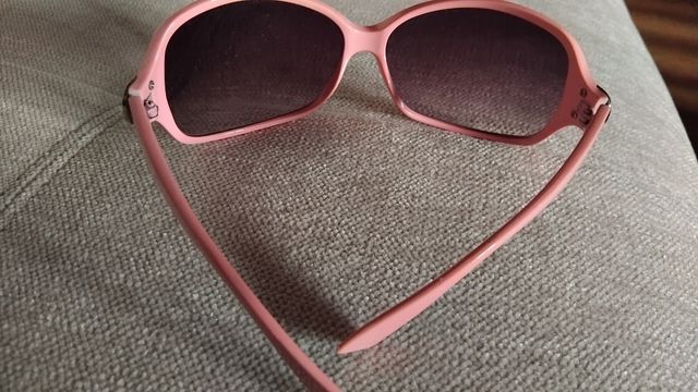 Gafas de sol rosas