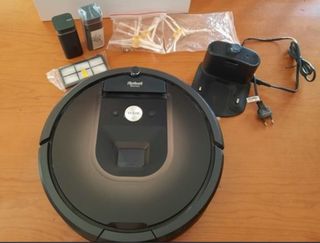 Robot aspirador Roomba 980.