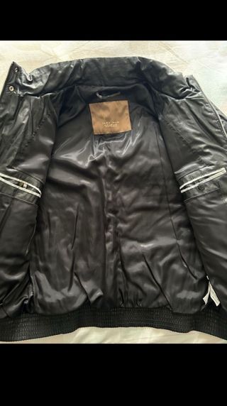 Cazadora NEGRA PERFECTA XL ZARA 1 uso PERFECTA 17€