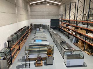 VITRINA 1400 INOX MAS MESA DE REFRIGERACION