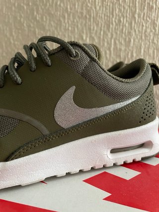 nike air thea khaki