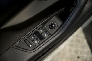 Audi A4   Avant Advanced 30 TDI 100kW S tronic 