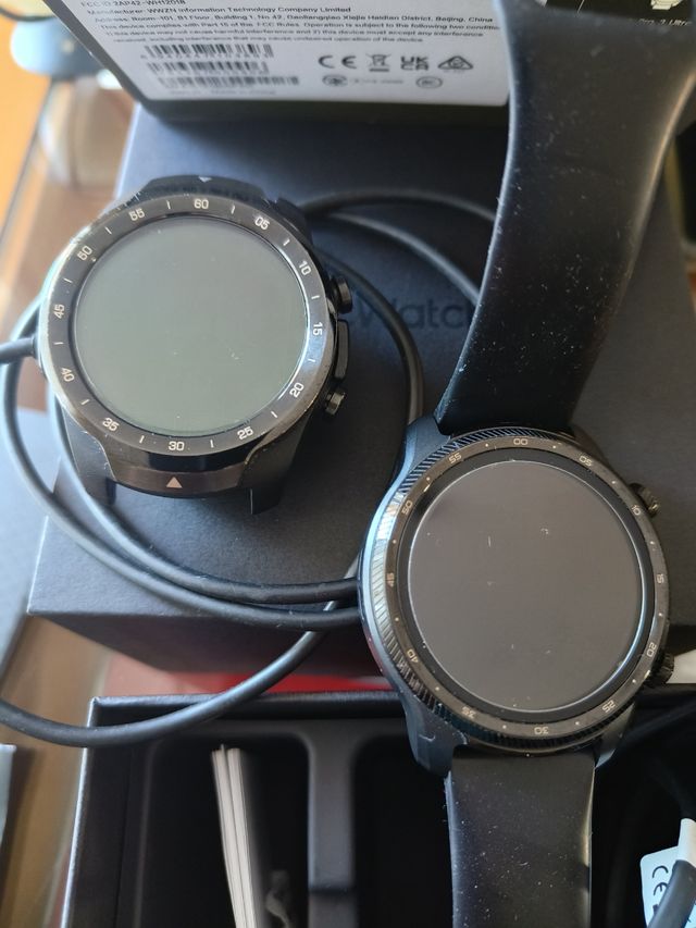 Dos smartwatch poca duración de bateria