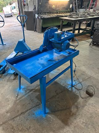 Maquina de corte ceramico refrigerada por agua