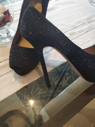 Zapatos negros fiesta taconazo