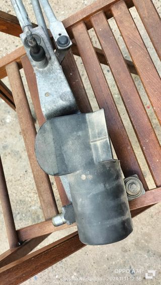 Motor y brazos limpia parabrisas Ford