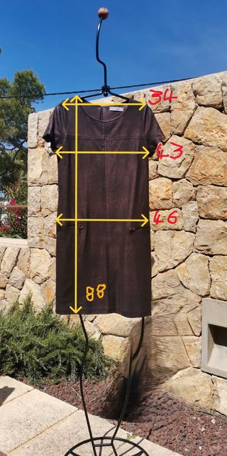 Conjunto de vestido y sobretodo color vino