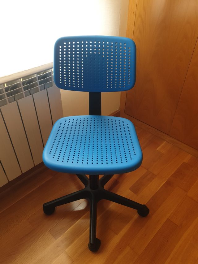 Silla infantil ordenador. Color Azul oscuro