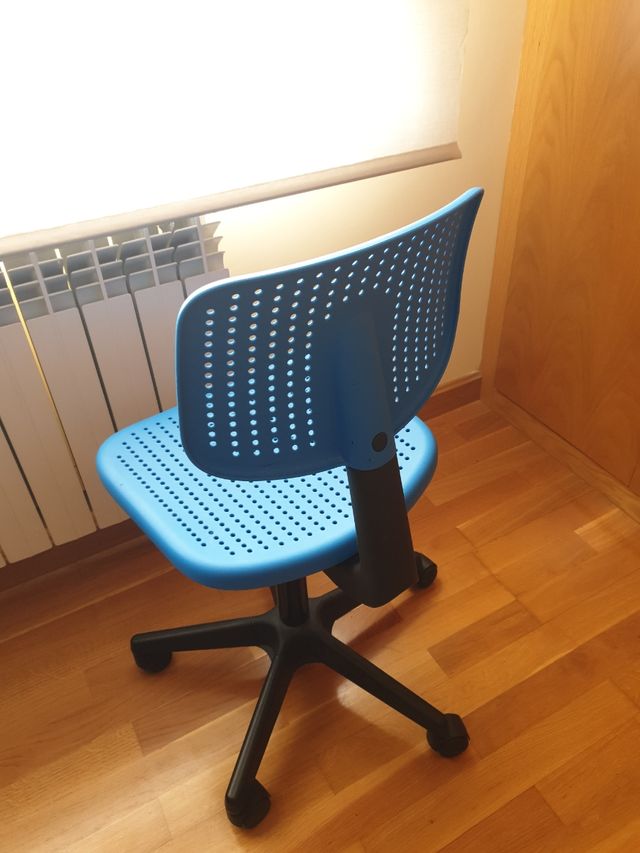 Silla infantil ordenador. Color Azul oscuro