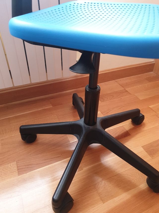 Silla infantil ordenador. Color Azul oscuro