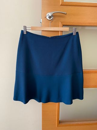 Falda corta azul de Massimo Dutti