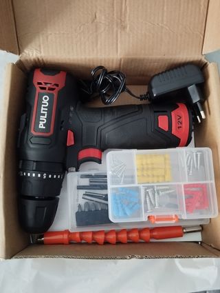 Taladro percutor inalámbrico con Bater