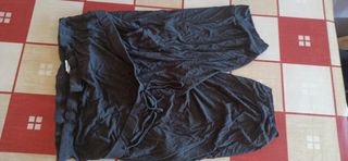 11 pantalones premamá y 2 bañadores