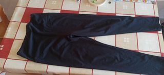 11 pantalones premamá y 2 bañadores