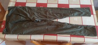 11 pantalones premamá y 2 bañadores