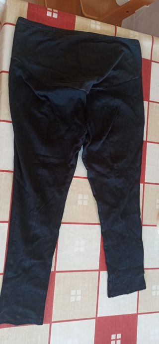 11 pantalones premamá y 2 bañadores