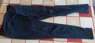 11 pantalones premamá y 2 bañadores
