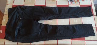 11 pantalones premamá y 2 bañadores