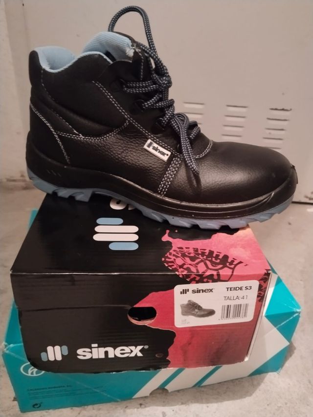 Botas de trabajo, calzado de seguridad. 