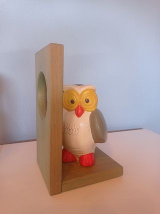 Sujeta libros Búho