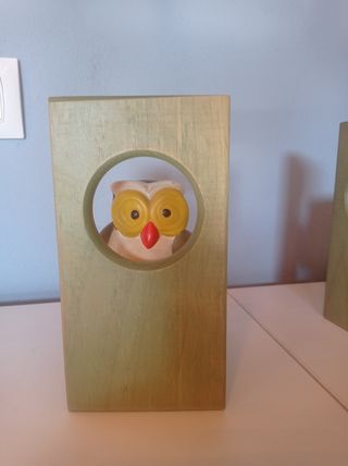 Sujeta libros Búho