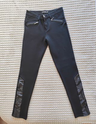 Pantalón negro Stradivarius