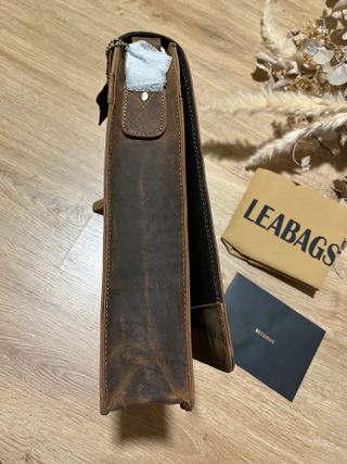 Bolso bandolera de piel auténtica. Leabags.