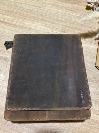 Bolso bandolera de piel auténtica. Leabags.