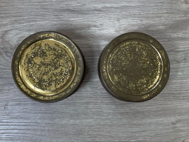 Antiche lattine di tabacco inglesi