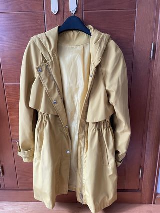 Parka amarilla