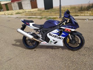 Se vende suzuki gsx r600 con permiso A2