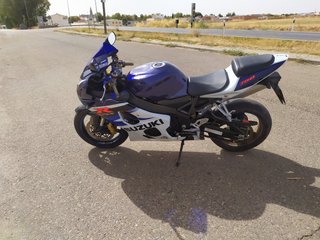 Se vende suzuki gsx r600 con permiso A2