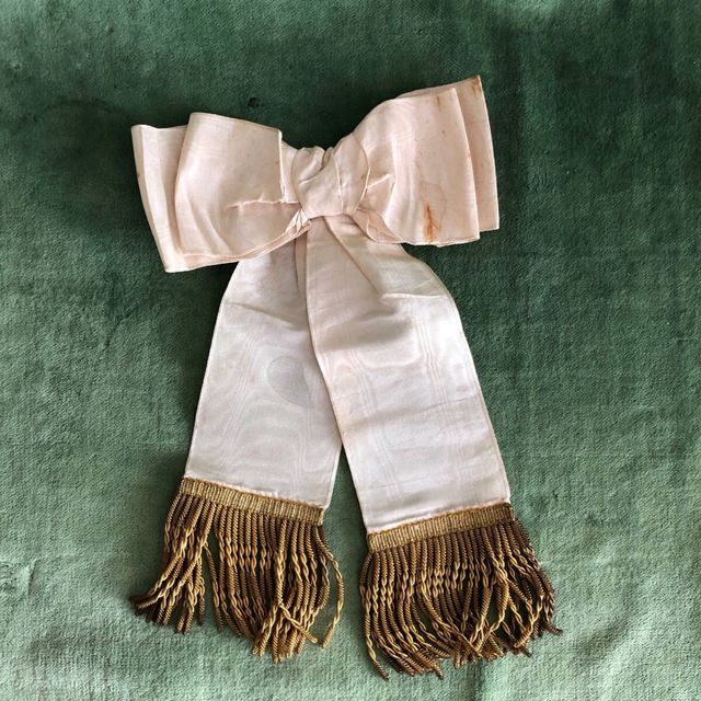 Lazo de cinta de seda de moiré antiguo