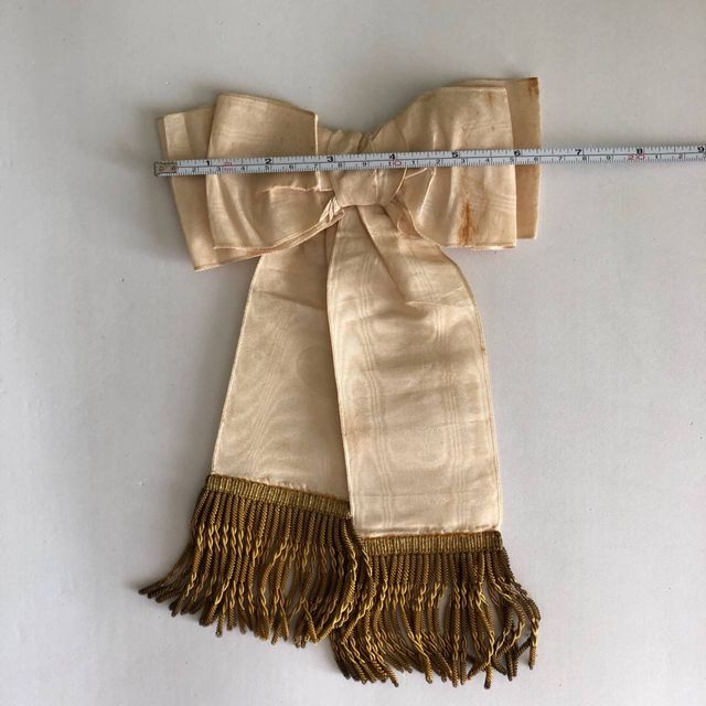 Lazo de cinta de seda de moiré antiguo