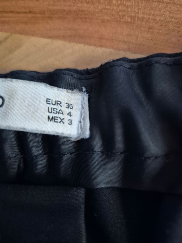 Pantalon azul Marino, talla 36, Mango