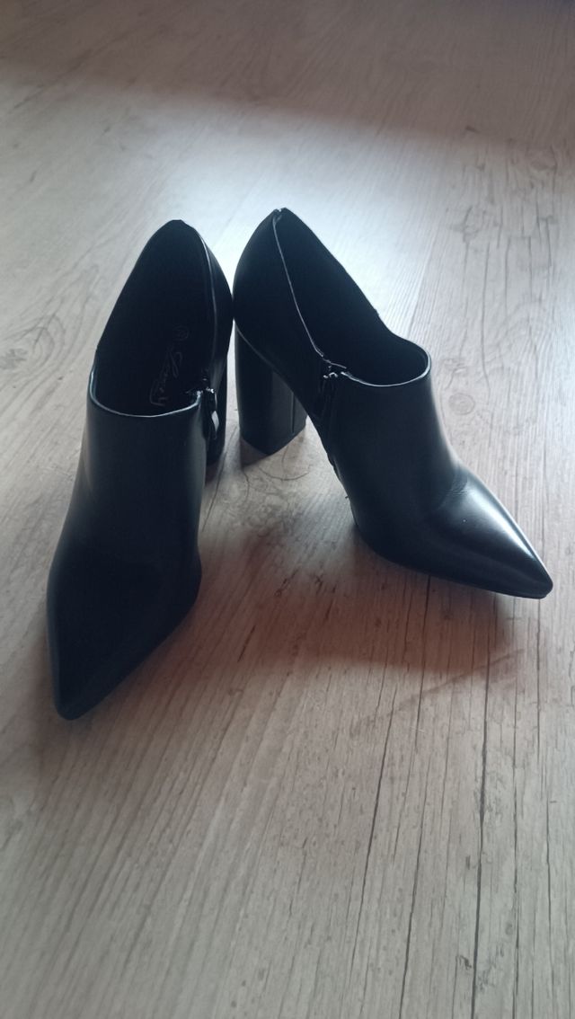Zapatos tacón, talla 39