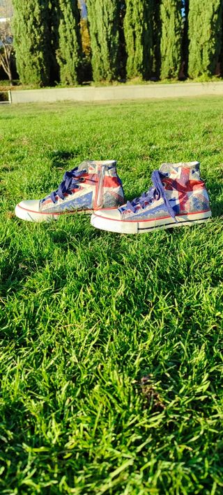 Zapatillas tobilleras tipo Converse, número 36