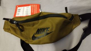 Riñonera Nike